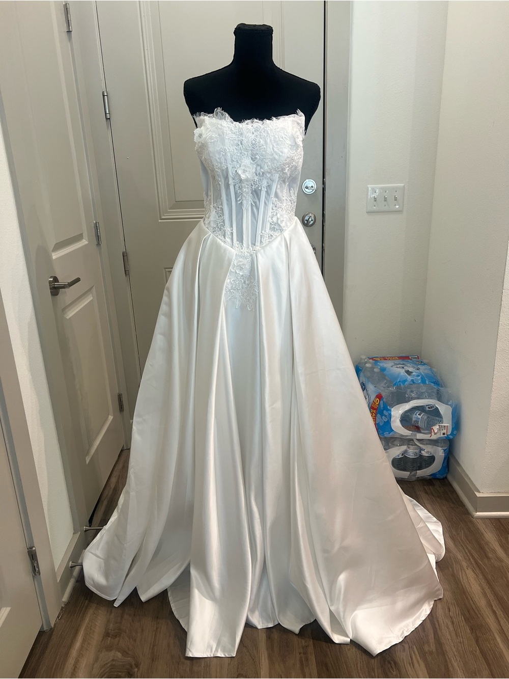 Private Label White Strapless Lace Bodice Satin Ball Gown Wedding Dress